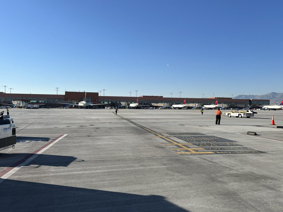 #unitedconsistencyteam is in SLC this week supporting our business partner GATAviation. Pre-Arrival FOD walk ✅ #goodleadstheway <a href="/KevinSummerlin5/">Kevin Summerlin</a> <a href="/jonesgreg1976/">000</a> <a href="/MikeHannaUAL/">Mike Hanna</a> <a href="/weareunited/">We Are United</a>