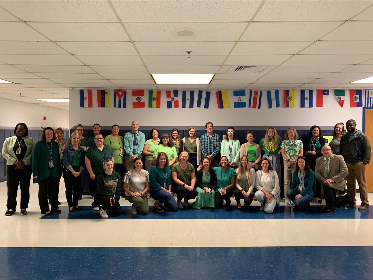 Mental Health is health💚 SRMS is celebrating World Mental Health Day by wearing green😊 <a href="/AACountySchools/">AACPS</a> #AACPSawesome