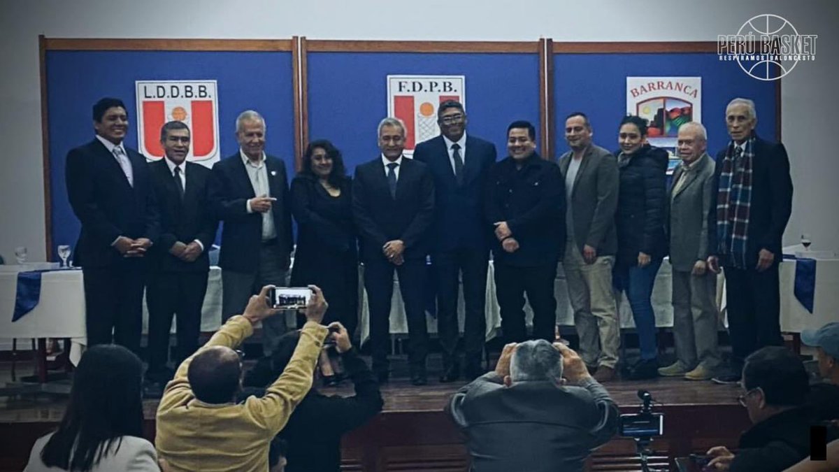perubasket's tweet photo. PERUBASKET : Juramentación de la junta directiva de la FDPB

El día de ayer sábado 8 de Octubre se realizó la ceremonia de juramentación de la Junta Directiva de la FDPB en la ciudad de Barranca 

#FDPB #Unasolafederacion #Barranca #ligasafiliadasalafdpb #perubasket #IPD #COP https://t.co/qH0Zn1TVxg