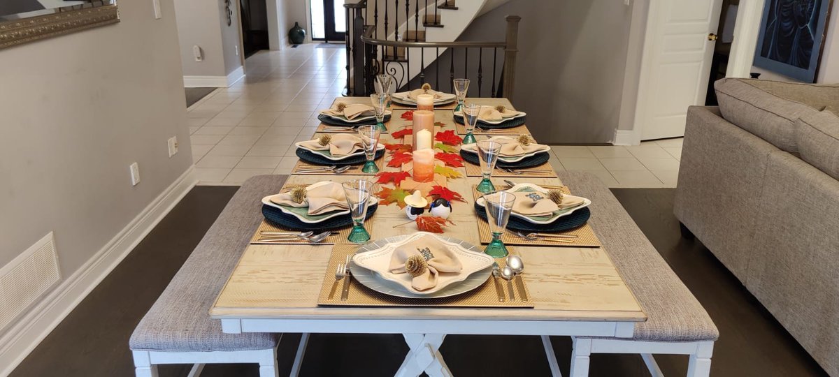 ageofthings's tweet image. My bro is a home owner for the first time and hosted Thanksgiving for the family this year. His wife gave him the job of setting up the table, I think he did a solid job! 👌