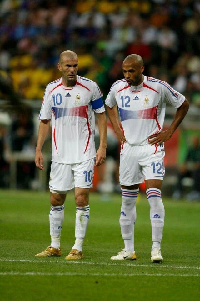 On continue...

👕 Nouveau concours pour gagner le maillot extérieur de l’équipe de France 2006 ! 🏆🇫🇷 

1⃣ RT + Follow !
2⃣ Taguez un ami !

⏳ TAS en 5 jours !