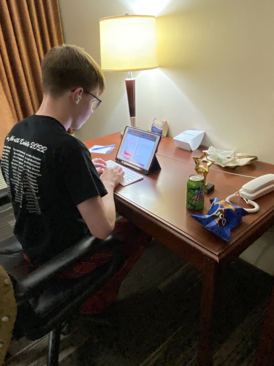 The boys nerding out 🤓 prepping for chambers. Please note the multiple screens, the Doritos, the Mountain Dew. It’s the Mustang Way!