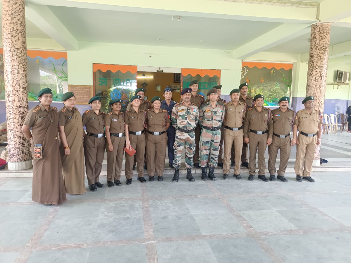 PRAKASH59720563's tweet photo. Ek Bharat Shresth Bharat (EBSB-2022) at Rourkela, Odisha 
Team ANOs of both Odisha and Maharashtra NCC Directorate ..... https://t.co/k3wFYx69zJ