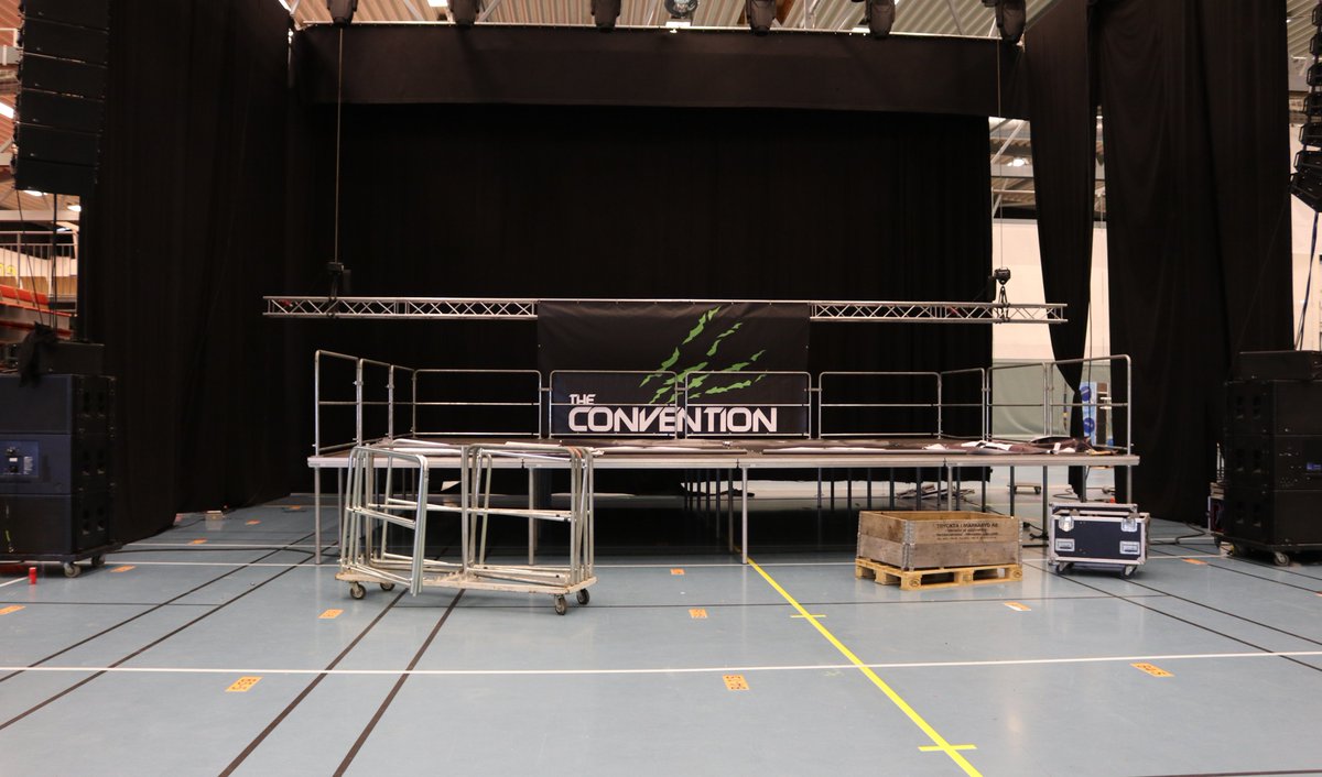 The_Convention's tweet photo. Vi er i full gang med opprigging til The Convention 2022! Har du kjøpt din billett? 🤩 Billetter kan kjøpes via vår hjemmeside: https://t.co/QIlm9V1m4V

#opprigging #TC22 #lan #dataparty #datatreff #høstferie #høstferien #kristiansund #theconvention https://t.co/16UGVevNvX