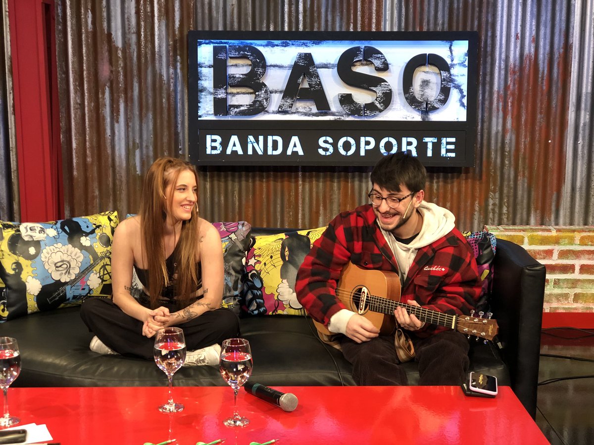 HOY 22hs. estrenamos un muy lindo capítulo de #BaSo con <a href="/lunasuareez_/">LUNA✨</a> en el que hablamos de todo, jugamos, y obviamente cantamos y nos presentó su nuevo material 👏👏👏
Lunes 22hs. lo ves por la pantalla de <a href="/quieromusicatv/">QUIERO</a> 📺