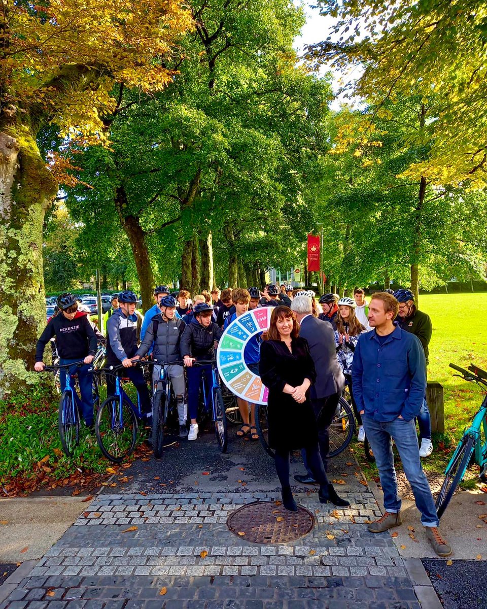 climate_ambass's tweet photo. First day of #Climateactionweek and what a gorgeous day it has been! ☀️
The launch started in University of Galway this morning. Secondary students took part in the #Cycle4Climate event from NUIG to Galway Atlantaquaria!
We hope you’re as excited as us for #climateactionweek🌍 https://t.co/biGvo9kGP3