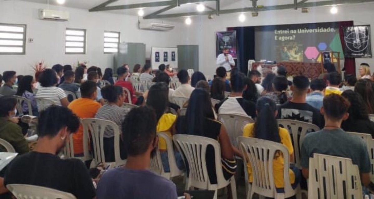 talesantao's tweet photo. Hoje eu tive a felicidade de ministrar uma palestra sobre “Inovação na Universidade: aonde você pode chegar?” no evento Bio Sci-Hub, do curso de Ciências Biológicas da UESPI. Foi um momento de partilha e muito aprendizado! Obrigado a todos!
#uespi #inovação https://t.co/3E5VKb3Brj