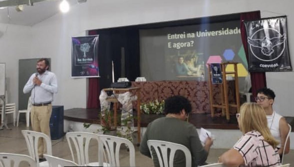 talesantao's tweet photo. Hoje eu tive a felicidade de ministrar uma palestra sobre “Inovação na Universidade: aonde você pode chegar?” no evento Bio Sci-Hub, do curso de Ciências Biológicas da UESPI. Foi um momento de partilha e muito aprendizado! Obrigado a todos!
#uespi #inovação https://t.co/3E5VKb3Brj