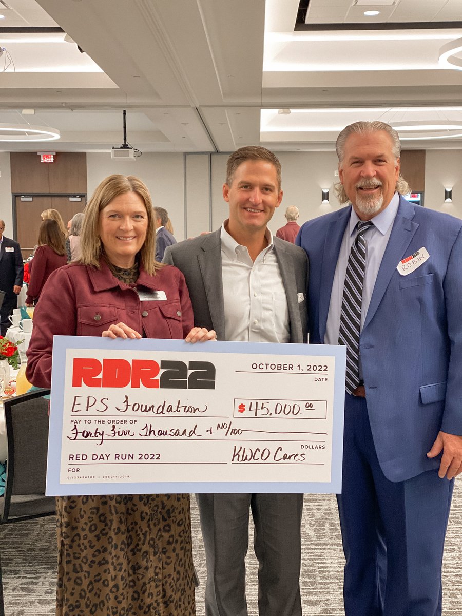 EdmondPSF's tweet photo. THANK YOU!  🎉

Everyone who registered, sponsored or volunteered at the #REDDAYRUN, we appreciate you!  Partnerships like these are what help us make a positive impact for over 26,000 students in @EdmondSchools https://t.co/Pe7DiSUkyN
