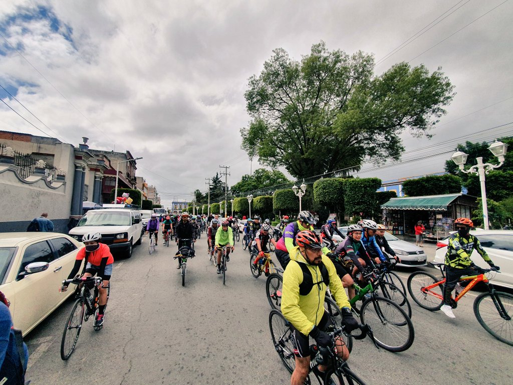 gcnaveac's tweet photo. Este fin recibimos en #Texcoco a la Caravana #Ciclista de #CDMX. En el #Edomex y su zona #conurbada, seguiremos impulsando el uso de la #bicicleta, que cuida el #MedioAmbiente, nos transporta de manera #accesible, #versátil, y #saludable 🌎 🚴🏽♀️ y combate el #CambioClimatico 💚 https://t.co/RSuk0rm4AJ