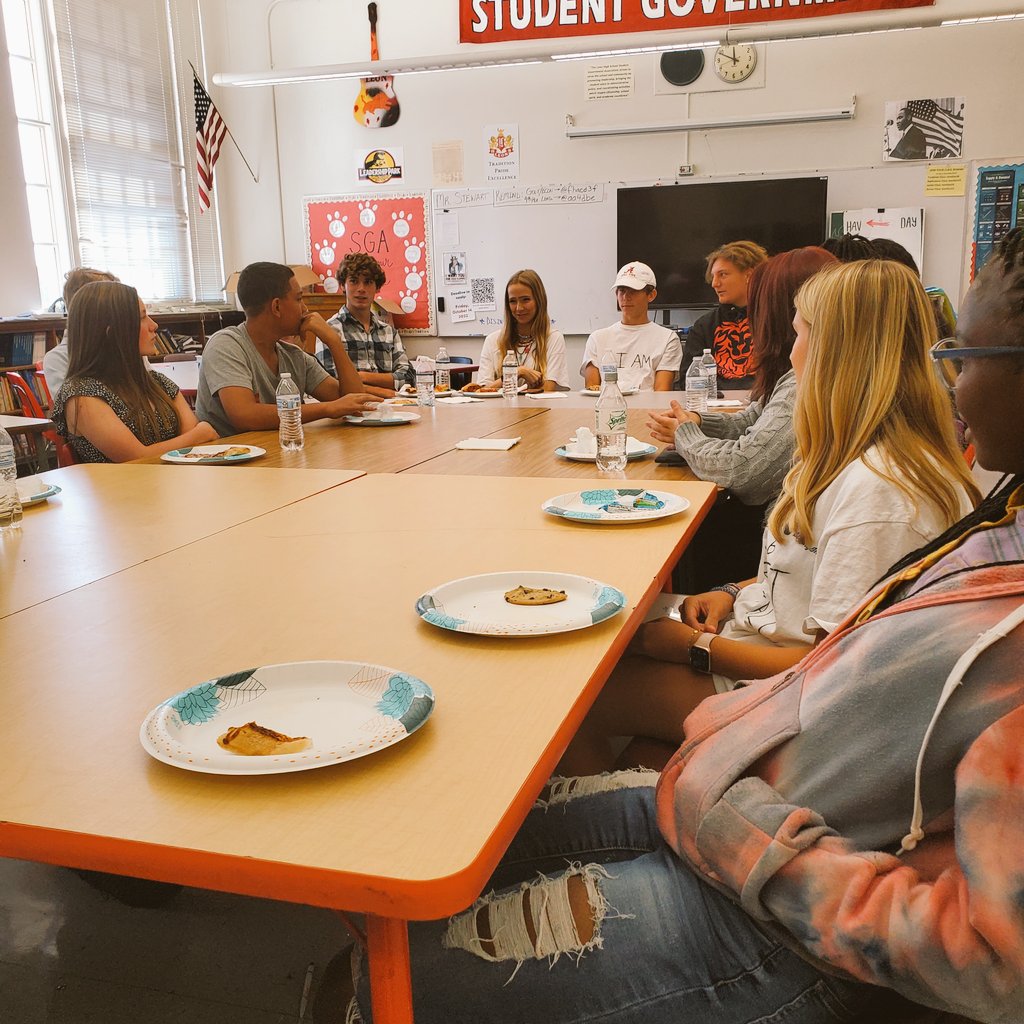 Leon County Schools on Twitter "Lunch with student leaders at Leon