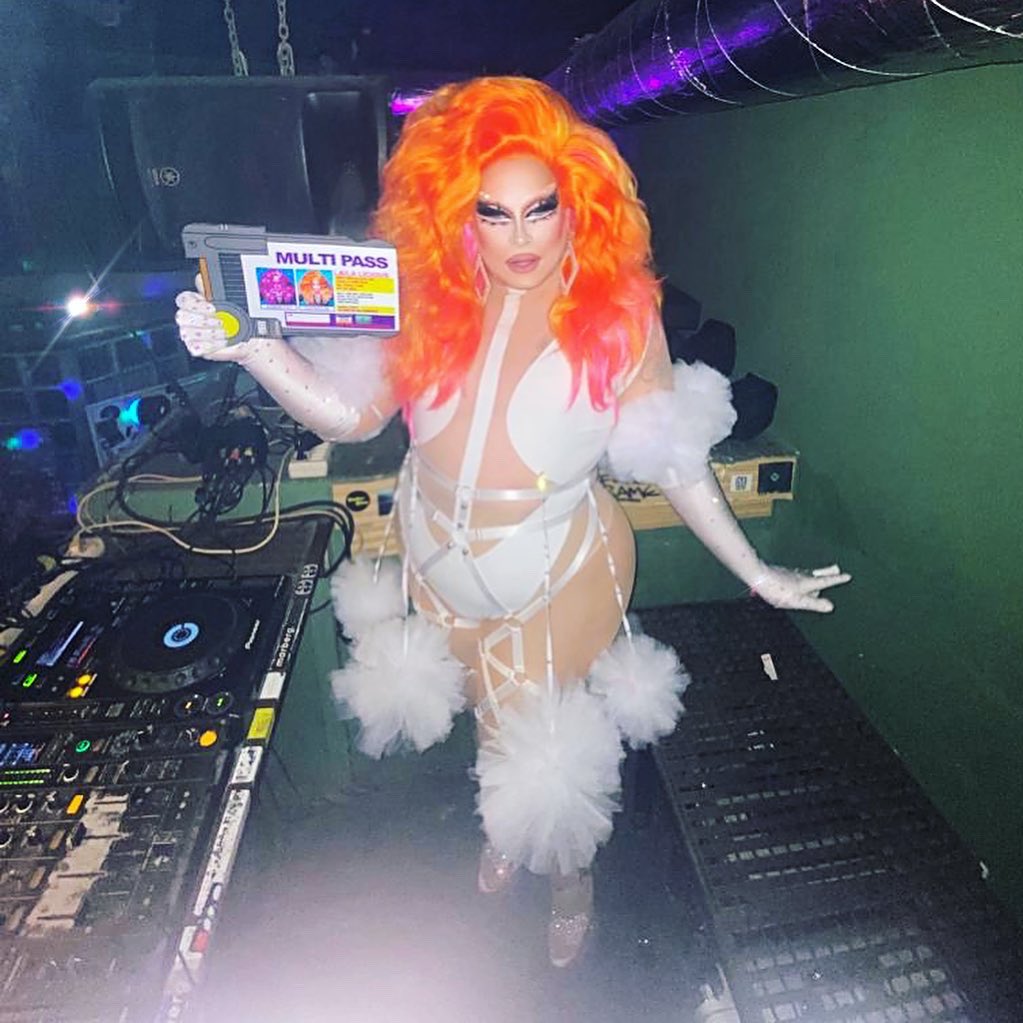 thelailalicious's tweet photo. MULTIPASS - but make it DRAG! 👽 #Leeloo #5thelement inspired at @backstagediaries 🛸☄️🛰️

#DragDj #DragCostume #multipass #halloween #halloweencostume #lucbesson #jeanpaulgaultier #gaultier #gaultierinspired #mugler #muglerized #muglerinspired  #divadance #millajovovich https://t.co/sqDRVwUSvG