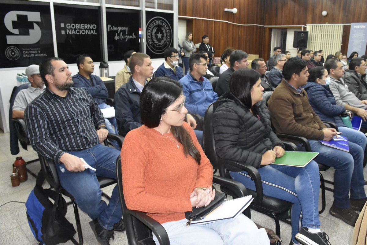 SENACSA's tweet photo. Hoy se dio inicio al Curso de Certificación en relación a la Ley Chilena 19.162 que “establece sistema obligatorio de clasificación de ganado, tipificación y nomenclatura de sus cortes y regula funcionamiento de mataderos, frigoríficos y establecimientos de la industria de  carne https://t.co/PGs2CTVTKQ