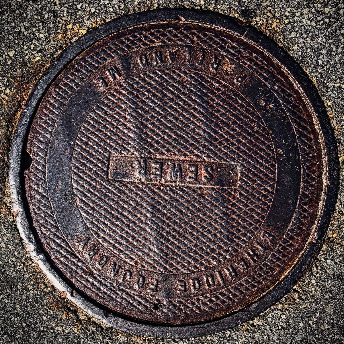 IronCovers's tweet photo. Etheridge Foundry, found in #BathME for #manholecovermonday https://t.co/dGrGGVVWQA