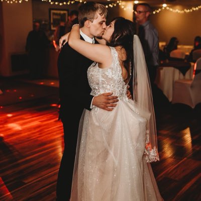 allisonrosee15's tweet image. #NewProfilePic married my best friend and I couldn’t be any happier ♥️