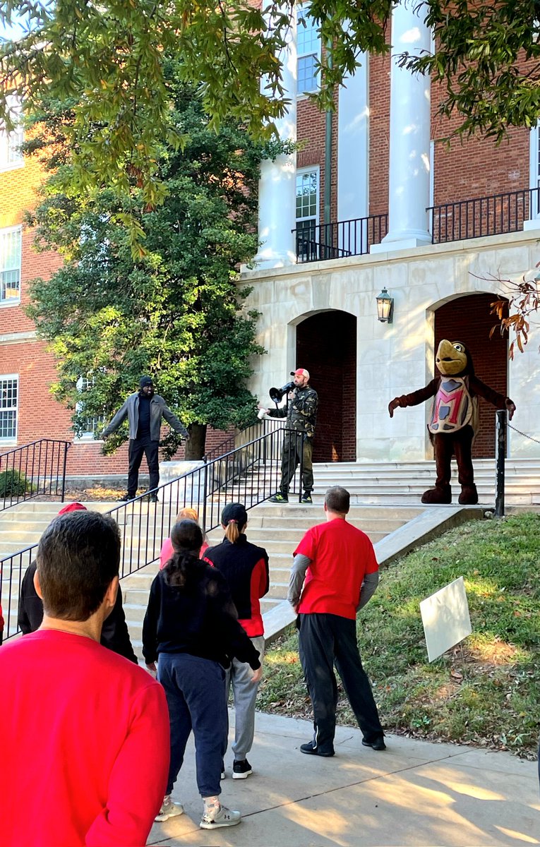 UMDCareerCenter's tweet photo. Over the weekend, we were fortunate to help our partners at @TerrapinLife's Parent and Family Affairs with the 42nd annual Family Weekend Event! We hosted a 0.5k race which included 🍩, ☕, and stretching with @UofMaryland legend, @Testudo_UMD 🐢. #UMD https://t.co/BAt3Zp6rZ4