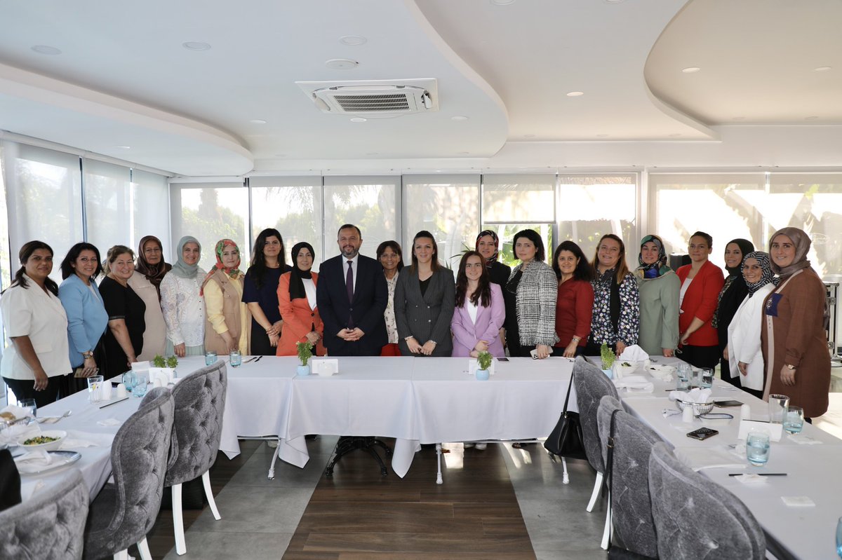 Aysekeyikyilmaz's tweet photo. İl Başkanımız Sn. İbrahim Ethem Taş Başkanlığında, yürütme kurulu üyelerimizinde katılımıyla 19 İlçe Kadın Kolları Başkanları toplantımızı gerçekleştirdik.
Çalışmalarımız hakkında istişarelerde bulunduk.
Biz bu dava uğruna her daim tek yürek olmaya devam edeceğiz.
@ethemtas https://t.co/FJMbz5I4us