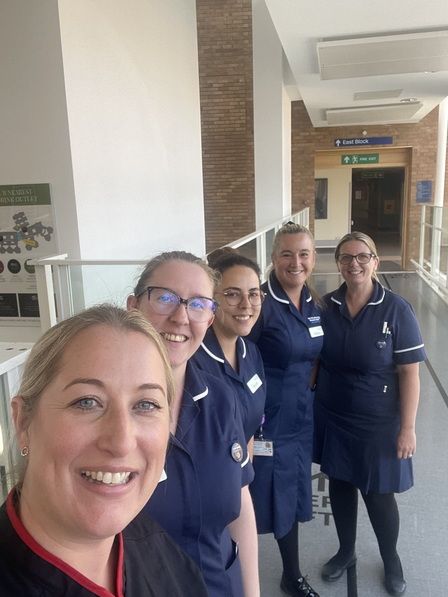 So great to have the Digital Nursing Team together today supporting #byebleeps <a href="/AlertiveComms/">Alertive</a>  ❤️ <a href="/ktjhowell/">Katie Cutts💙</a> <a href="/spaulsy/">Claire Spauls</a> <a href="/SarahHomewood3/">Sarah Homewood</a> <a href="/1CtiaGomes/">Cátia Gomes</a>