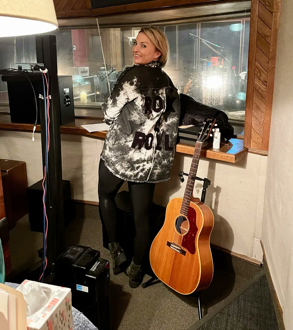 karenwaldrup's tweet photo. Throwing it back to the days in the studio recording Kendall County Road🎙 #FlashBackFriday
https://t.co/KdmPCNCE7d https://t.co/t1d3RCczRp