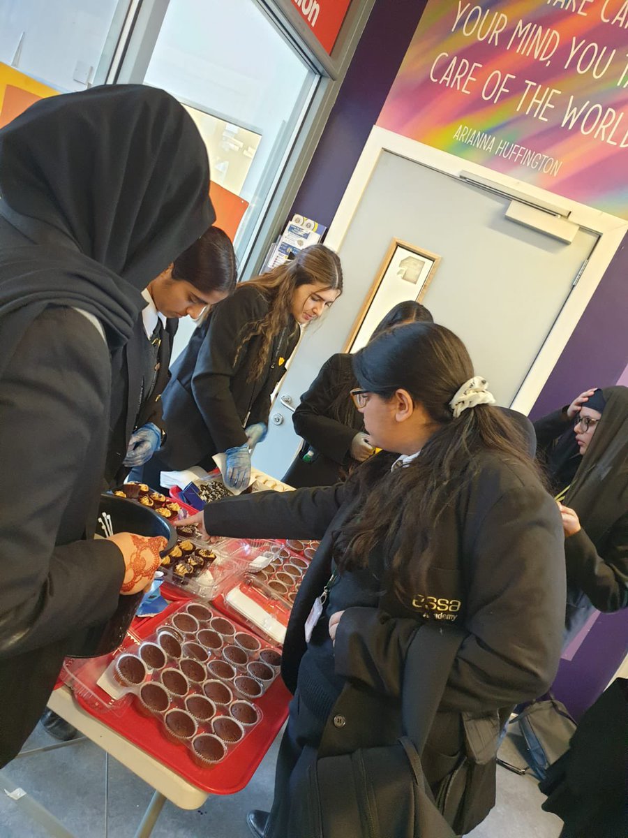 Great day for #HelloYellow <a href="/EssaAcademy/">NET Essa Academy</a> our #StudentLeadership team raised £84.59 at their cake sale for <a href="/YoungMindsUK/">YoungMinds</a> #WorldMentalHeathDay #MentalHealthMatters 💛<a href="/Aidingminds/">Aiding Minds (info@aidingminds.co.uk)</a>