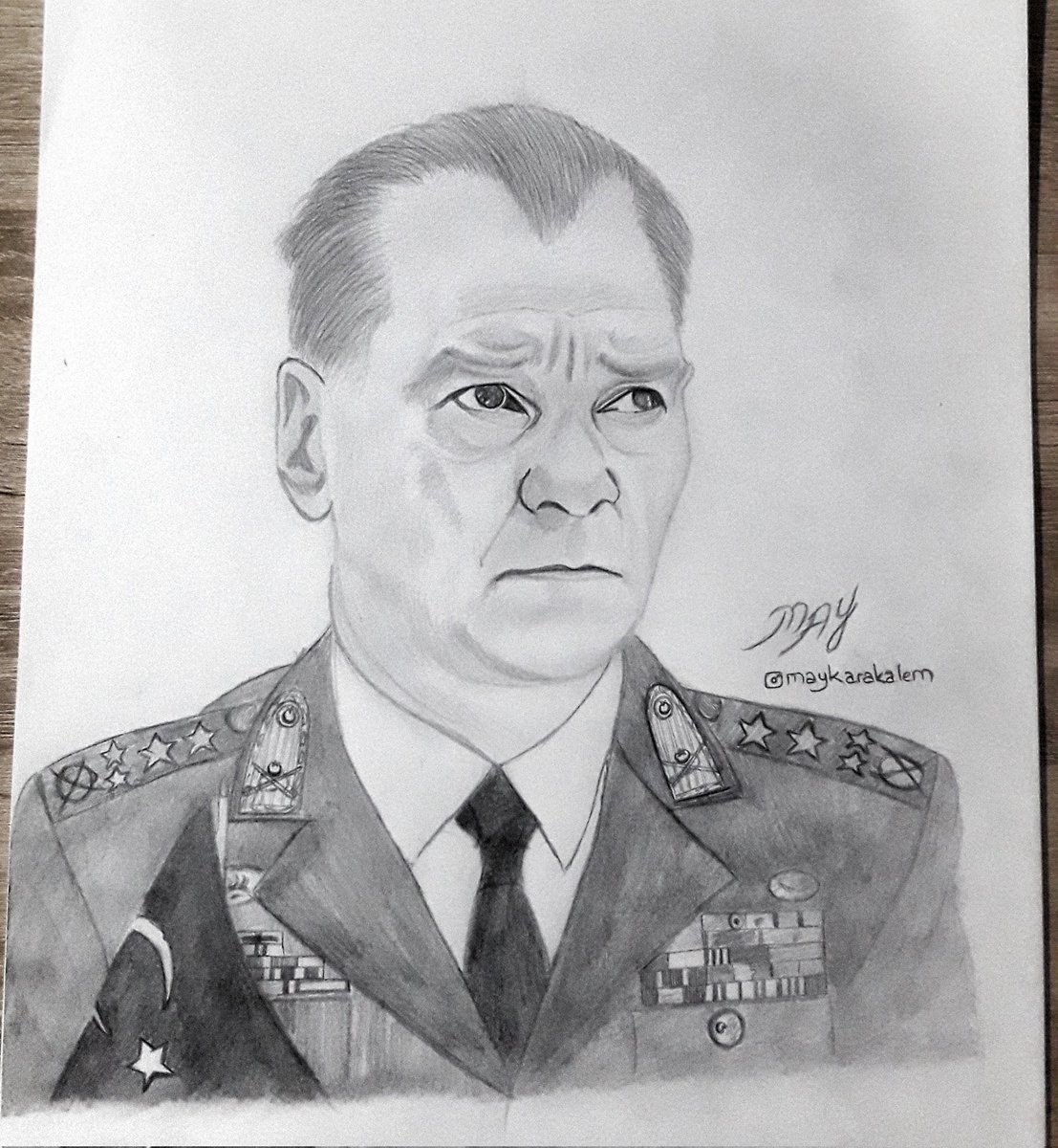 Günümüz askeri üniformasıyla kaleme aldığım Mustafa Kemal Atatürk Karakalem çizimi 🇹🇷
 
(çizim ig: <a href="/maykarakalem/">May Karakalem</a> )
