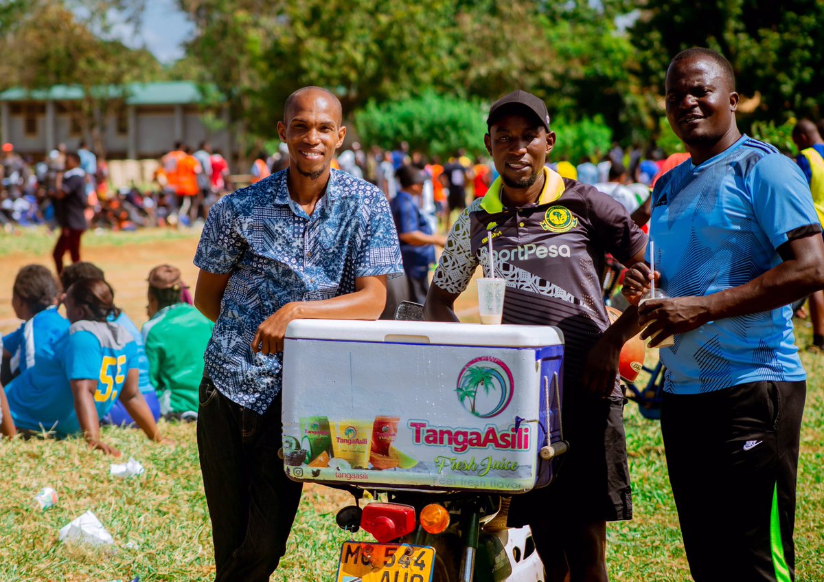 tangaasili's tweet photo. Ni tangaasili pekee ndani ya #SHIMIWI 

Juice tamu juice pens wa
       Feel fresh flavor https://t.co/lRHYPCvcqu