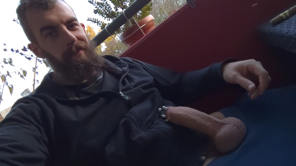 Summer is over, but i still enjoying edging outsider

#cockflashing #outdoorboner #boner #teampa