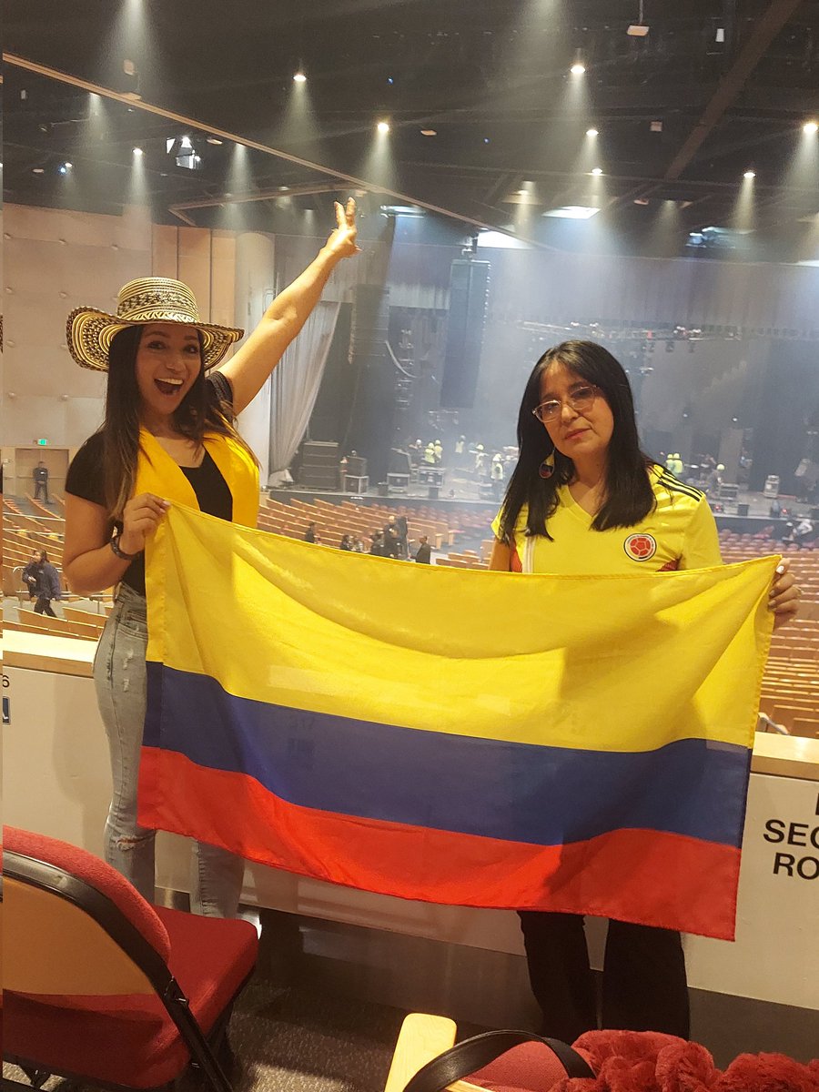 Lasnight. Denver <a href="/carlosvives/">Carlos Vives</a> #despuesdetodo #concierto Excelente noche. 🇨🇴💛💛💙❤️