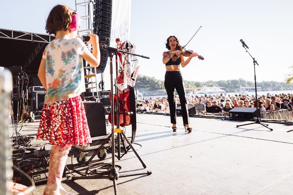 .<a href="/amandashires/">Ol’ Monster Shires</a> set on Sunday was perfect. Who’s heading to <a href="/theryman/">Ryman Auditorium</a> to see her again on the 21st?