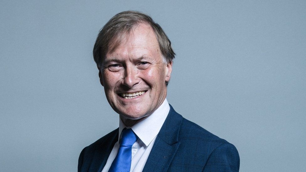 The city will pay tribute to the memory of Sir David Amess this weekend.

Sir David was tragically murdered on 15 Oct 2021. To mark the first anniversary of this, a tree will be planted in his memory at Chalkwell Park from 11am on Saturday.

More info:  orlo.uk/SDA-1-year-on_…