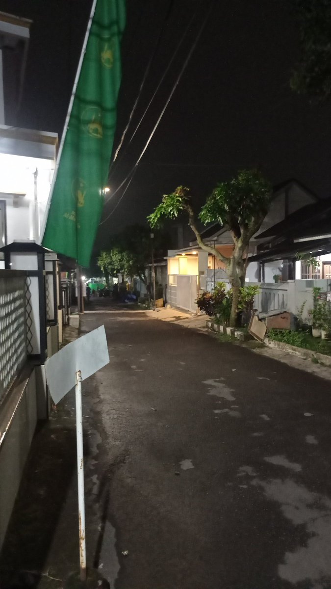tokobungaSGS's tweet photo. Padhang dalane jembar kubure yo la 💙, saiki iso meluk ibuk ndek sana, isa bilang kangen. Nazzriel bakal baik baik saja sama bapaknya dan om omnya disni bakal jagain 💙😌 https://t.co/oEG7mc72KZ