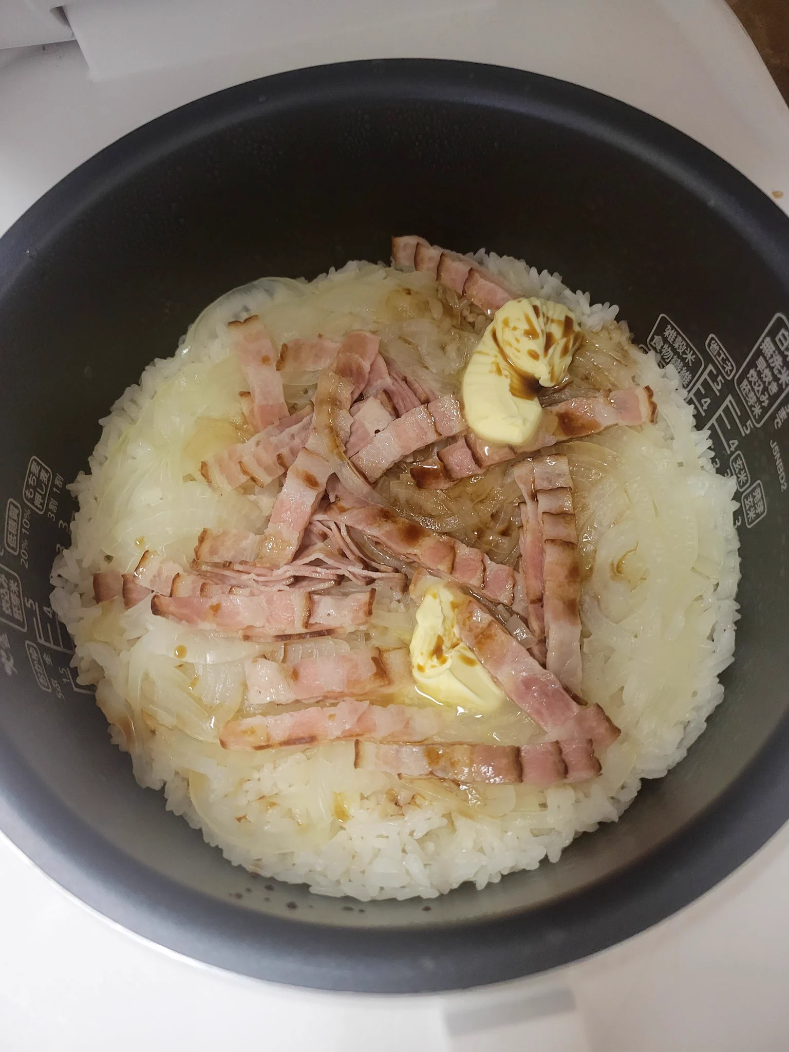 明日のお昼用です。小皿に盛り付けたのは撮影用です。ホントですよ？
ŧ‹”ŧ‹”( ‘ч’ )ŧ‹”ŧ‹”←  