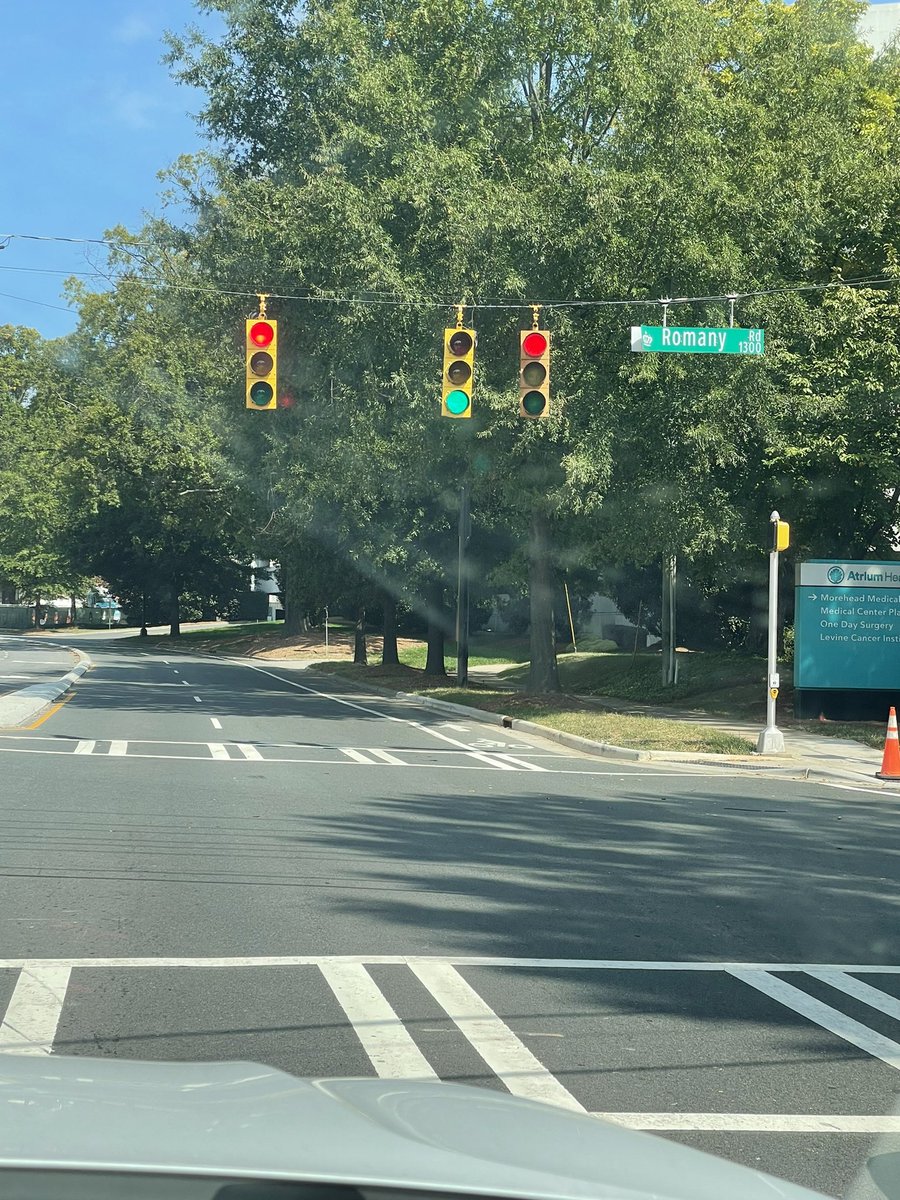EGoodwin's tweet photo. Hey @CLTgov, may want to get someone out here at Kennilworth and Romany. Talk about mixed signals…. https://t.co/Y9rfutnMCt