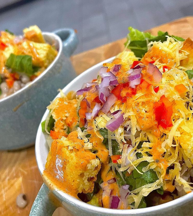 EatGuideCenOR's tweet photo. Good Morning = Good Breakfast.π
Nutrition starts with this bowl.π β¨ π₯
Visit @thephoenixpalate and enjoy this healthy breakfast.π₯ π β€οΈ
ππΈ@thephoenixpalate
#TheEatGuide #goodbreakfast #healthybreakfast #vegan #vegetarian #traveloregon @VisitBendOR @VisitCentralOR https://t.co/9qiOQi2BI1