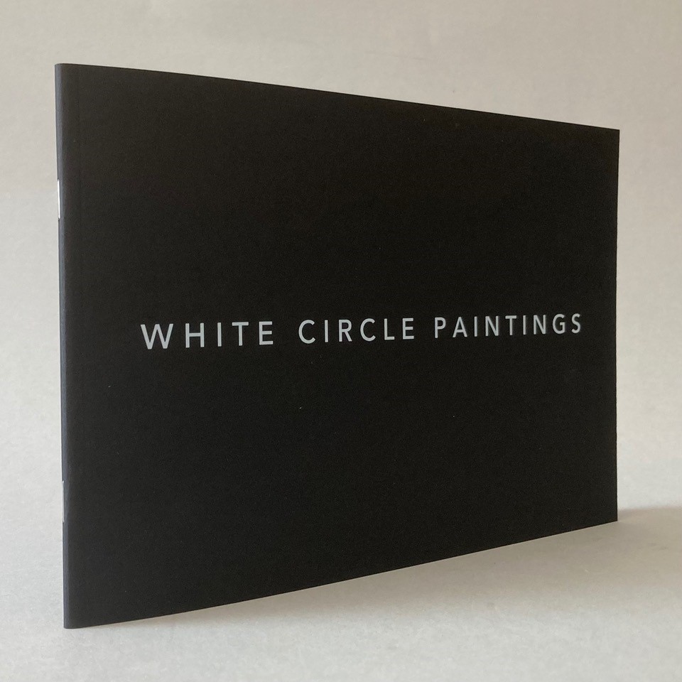 Based in Wiltshire, <a href="/GuyBigland/">Guy Bigland</a> creates artist’s books, editions and ephemera exploring systems and language. A new edition, Square Photographs of White Circle Paintings, will be available to browse and buy at #smallpublishersfair22, London, 28/29 October
bitly.ws/uHvm
