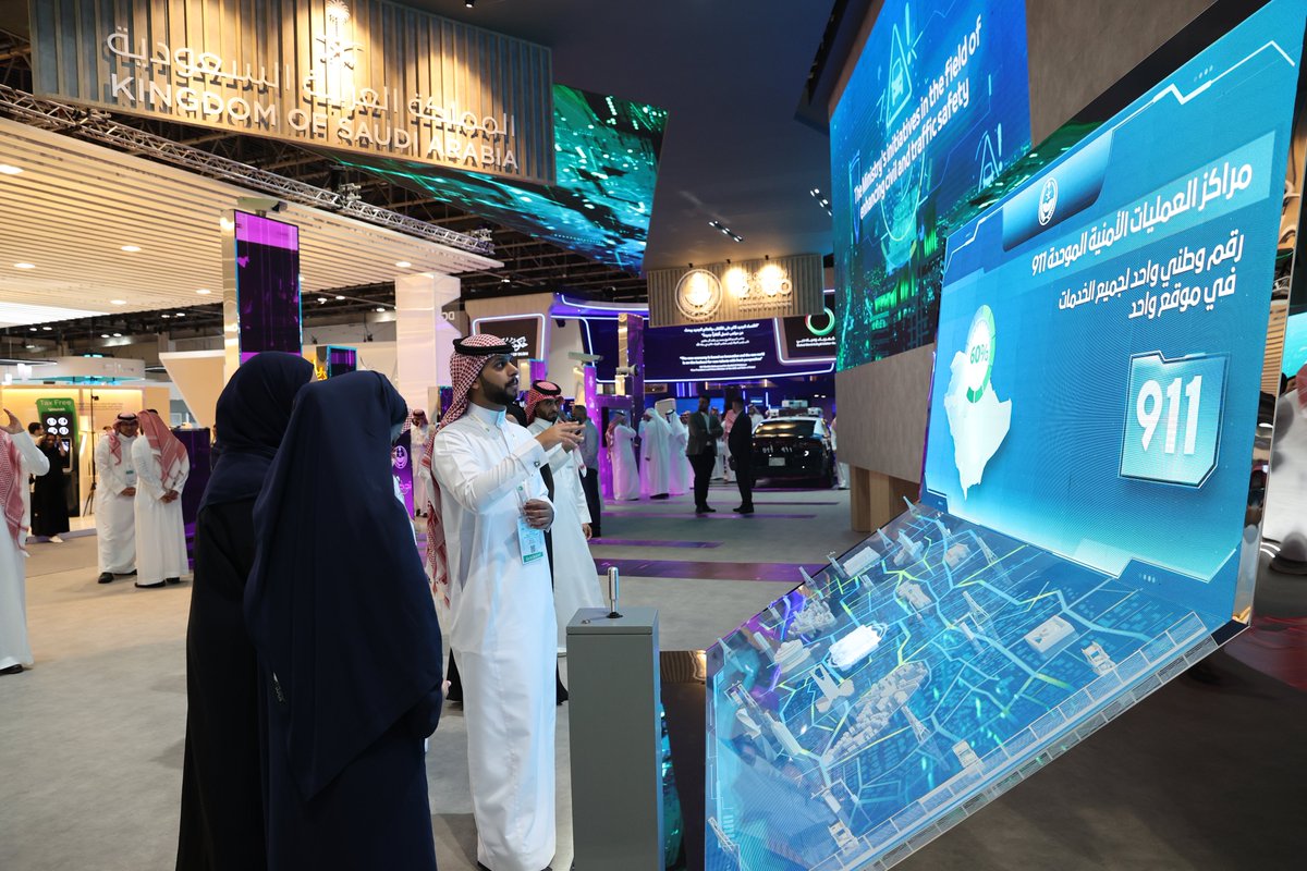 MOI__911's tweet photo. جانب من مشاركة المركز الوطني للعمليات الأمنية ضمن جناح وزارة الداخلية في معرض جيتكس للتقنية 2022 المقام في دبي خلال الفترة من 10 إلى 14 أكتوبر 2022م، تحت عنوان "عالم أبشر لوطن آمن".
#وزارة_الداخلية_في_جيتكس https://t.co/ff26ZSo2JF