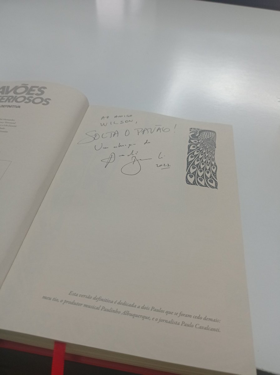 virso's tweet photo. Fala @andre_barcinski, olha o que chegou aqui para mim em Portugal / Braga. Parabéns pelo livro, só historia boa li em um final de semana! https://t.co/D4iTvY3uw3