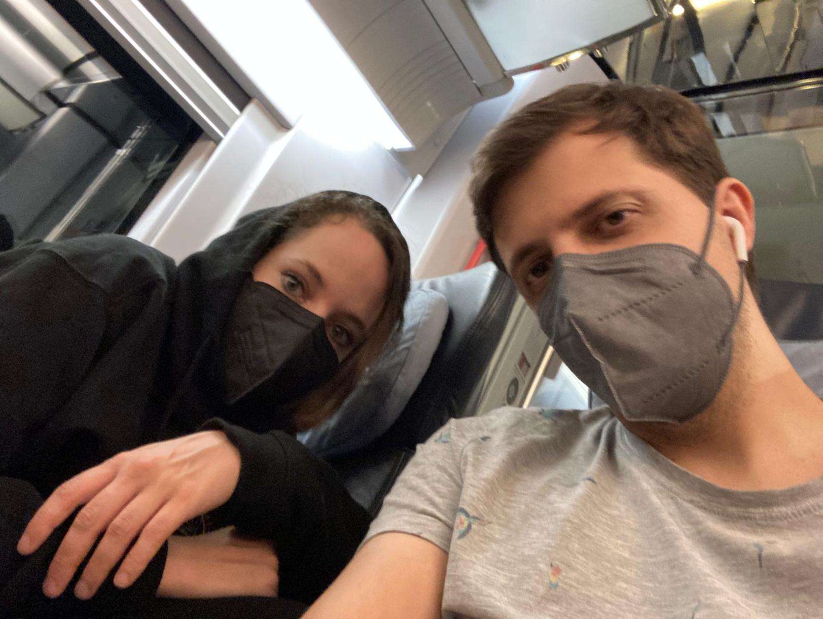 jessirockstv's tweet photo. Am Wochenende geht es zum @herofestch nach Bern und wir fahren wieder Zug, dieses mal mit der Schweizerbahn.

@JoeyPrink meinte da kann nix schief gehen ...

unsere Letzte Zugfahrt: https://t.co/0wYc21f2hN

#herofest https://t.co/aj8zBBNPqs