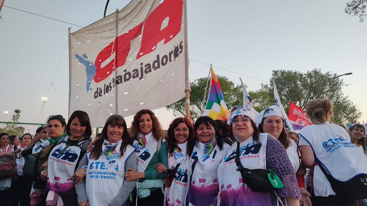 almazan_silvia's tweet photo. Este fin de semana participé del 35°Encuentro Plurinacional de Mujeres, Lesbianas, Travestis, Trans, Bisexuales, Intersexuales y No Binaries

“Luchar hasta que la dignidad se haga costumbre” https://t.co/MzKyfxBhPx