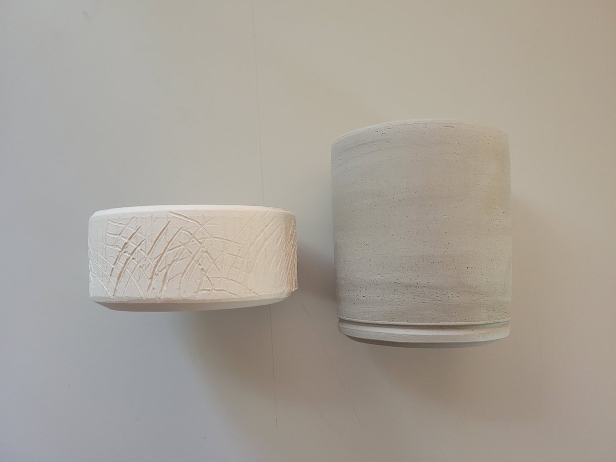 samturnage's tweet photo. Here is the color difference before and after a bisque firing. Glazing next! https://t.co/e8NsDIMla9