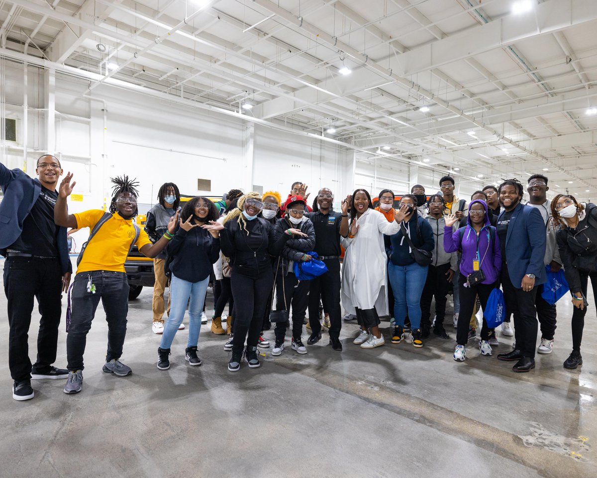 Last week, LM Manufacturing welcomed over 135 @Detroitk12 high school students for Manufacturing Day. Through live hands-on demonstrations, students got a chance to experience how technology and innovation have changed the automotive industry.