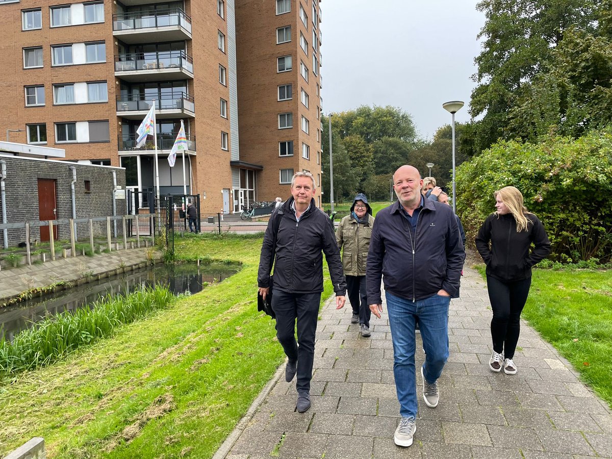 Werkbezoek aan 110-Morgen in Hillegersberg. Mooie, ruime, groene wijk waar veel is verbeterd (maar nog niet alles) de afgelopen jaren, met dank aan het buurtverbeterplan en goede samenwerking tussen bewonersorganisatie, gemeente en corporatie <a href="/Habion/">Habion</a>. Kom graag een keer terug.