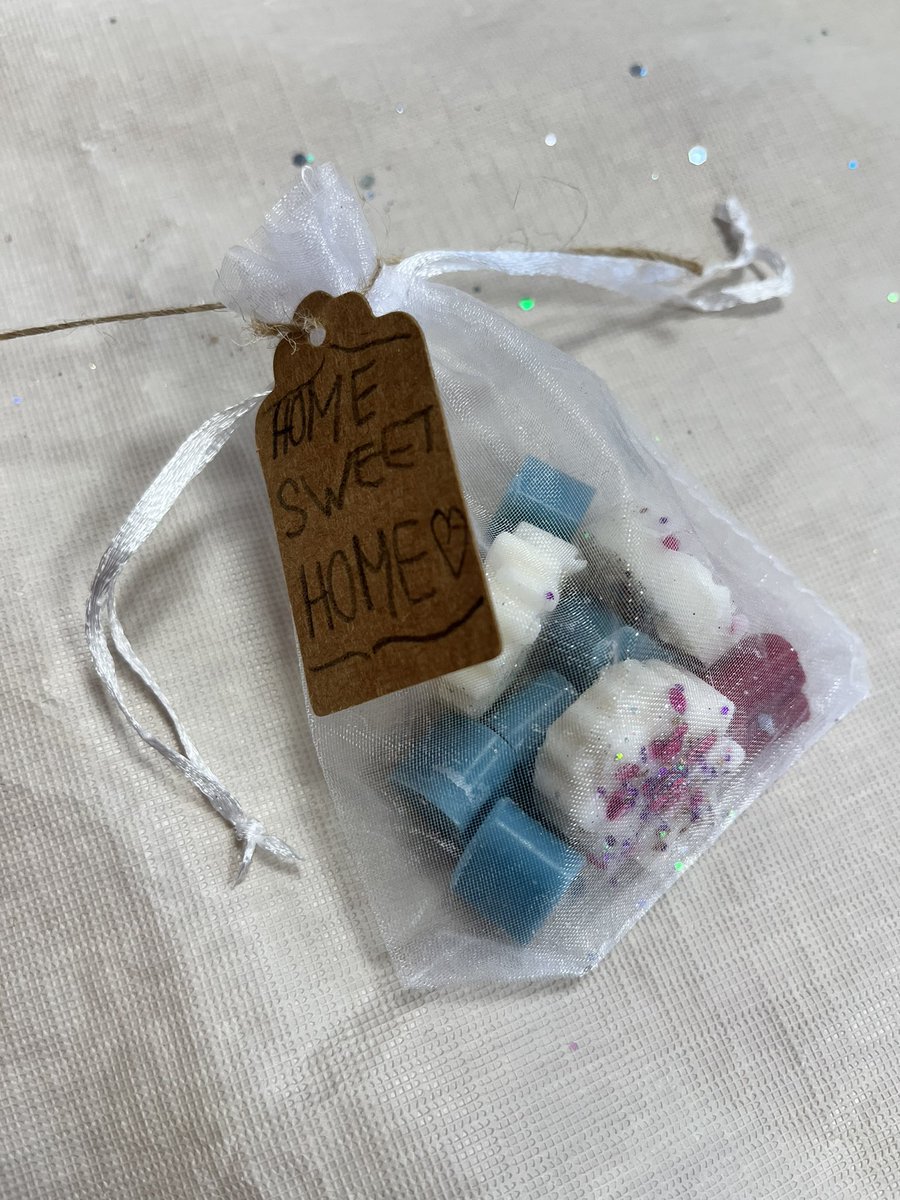 MrsDawson07's tweet photo. KS2 finished creating their first wax melts today. They all looked beautiful and smelled amazing! Well done KS2, I hope you are all as excited as me for the Halloween wax melts next week! 🎃 @BenyonPS https://t.co/1lvL8oOpZ0