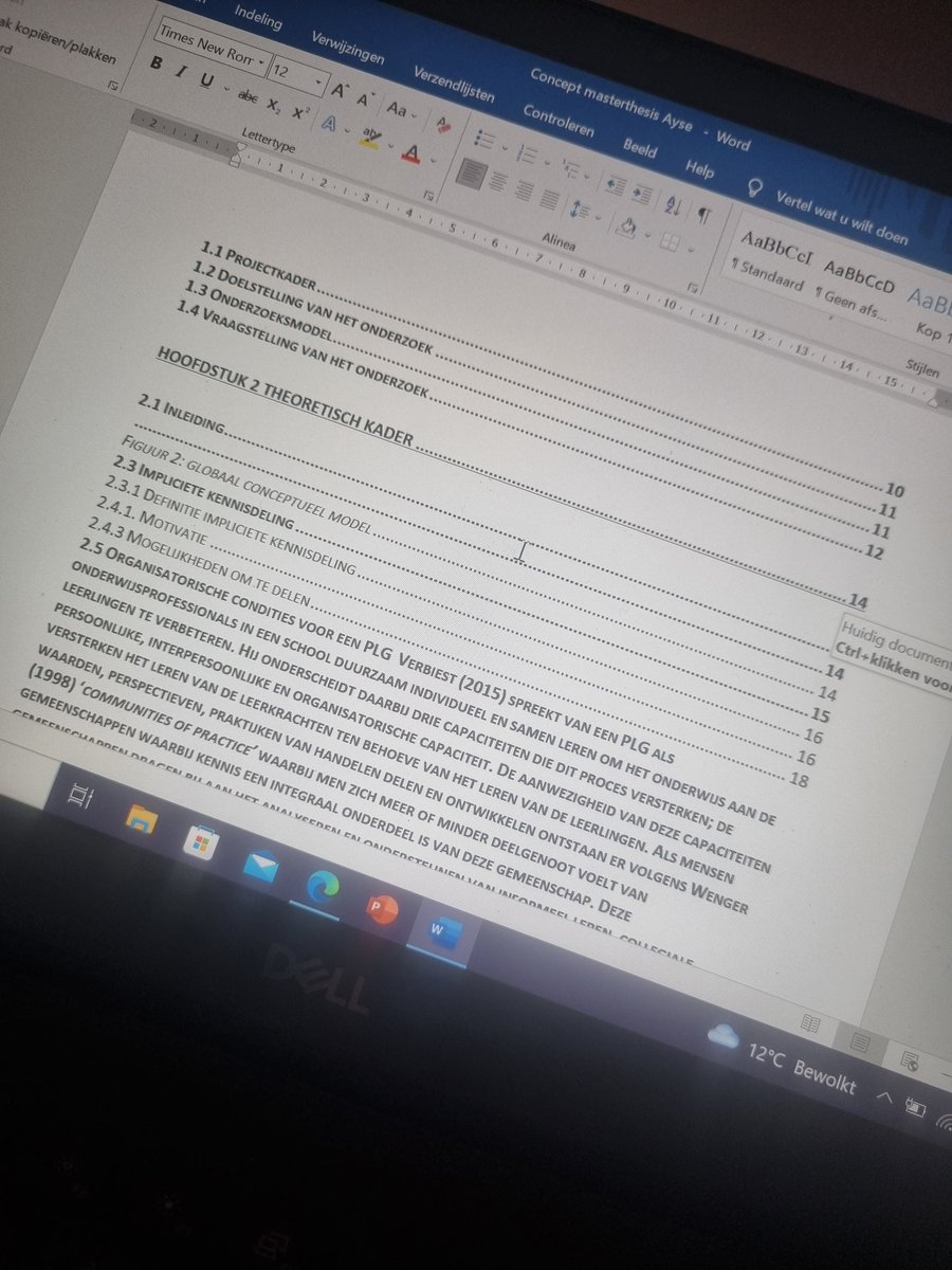 sarihan_a's tweet photo. Mijn inhoudsopgave is vanaf paragraaf 2.5 de weg kwijt, wie kan mij helpen? Wat doe ik fout?  hellup#durftevragen! https://t.co/NDsvWXrj1Y
