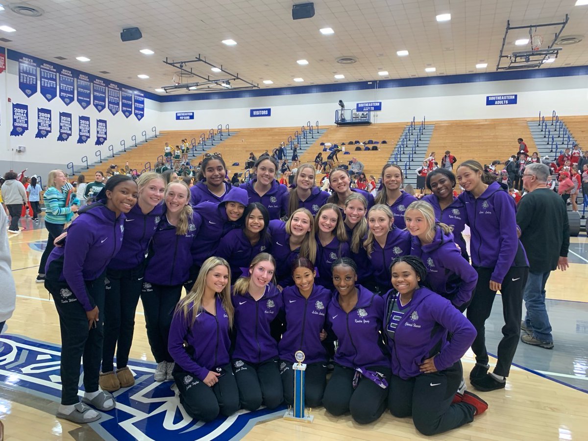 bhsdogs's tweet photo. The BHS Cheer Team took 1st Place at the Royal Nation Competition on Sunday at HSE. @bhsdogscheer got their best score yet!

#BulldogTough https://t.co/4qkU5AQ0f1