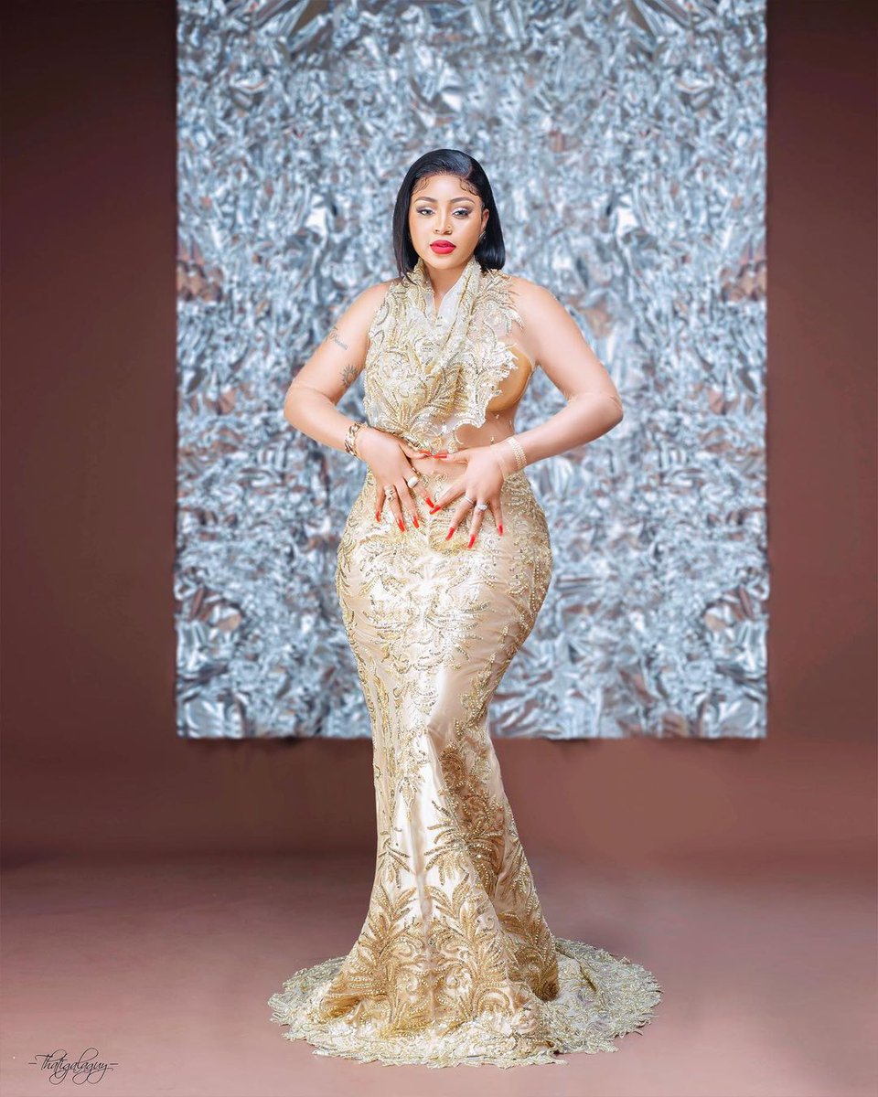 AddMeim's tweet photo. Happy birthday beautiful Regina Daniels 🎂🎂🎊🎉
#birthdaygirl #celebritynews https://t.co/YoMpj996qC