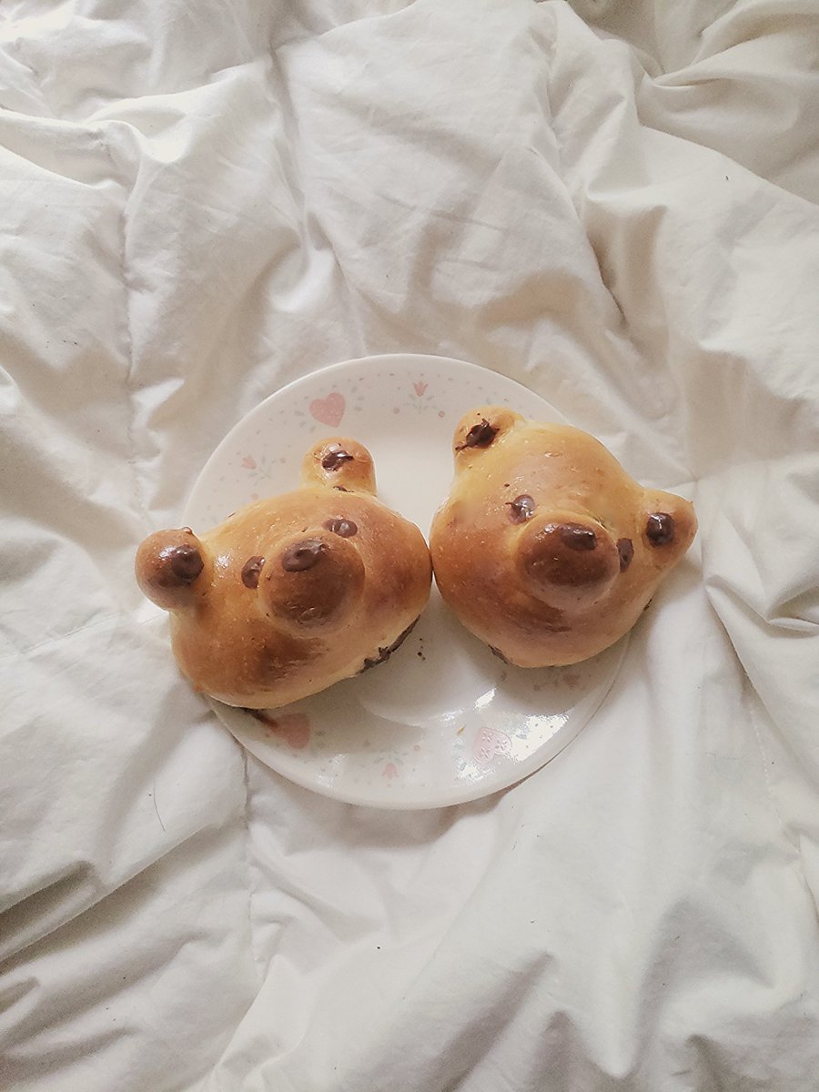 chocolate chip brioche bears!