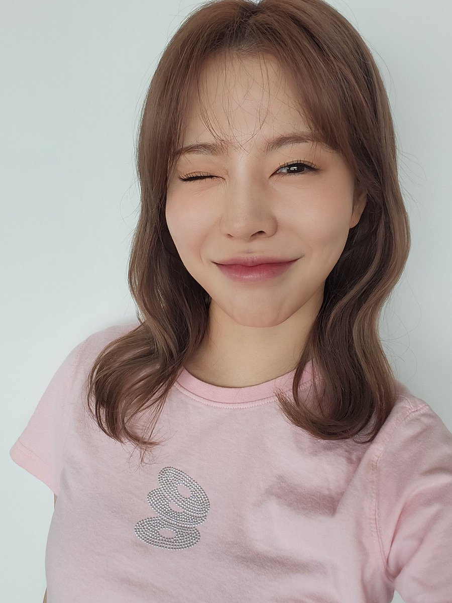515zone's tweet photo. the cutest ever💗💗
#SUNNY #써니 https://t.co/5xTJYLie45