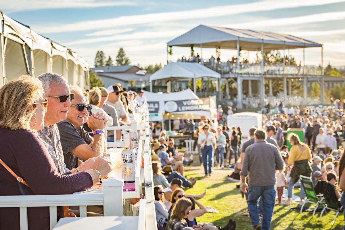 reachanother's tweet image. Before our gala on October 15, purchase a raffle ticket so you can “party like a rock star” with your closest friends at Hayden Homes Amphitheater in a private VIP “cabana”! Thank you to @bendconcerts &amp;amp; @oldmilldistrict for donating the auction item! 

🎟 reachanother.org/2022-gala/