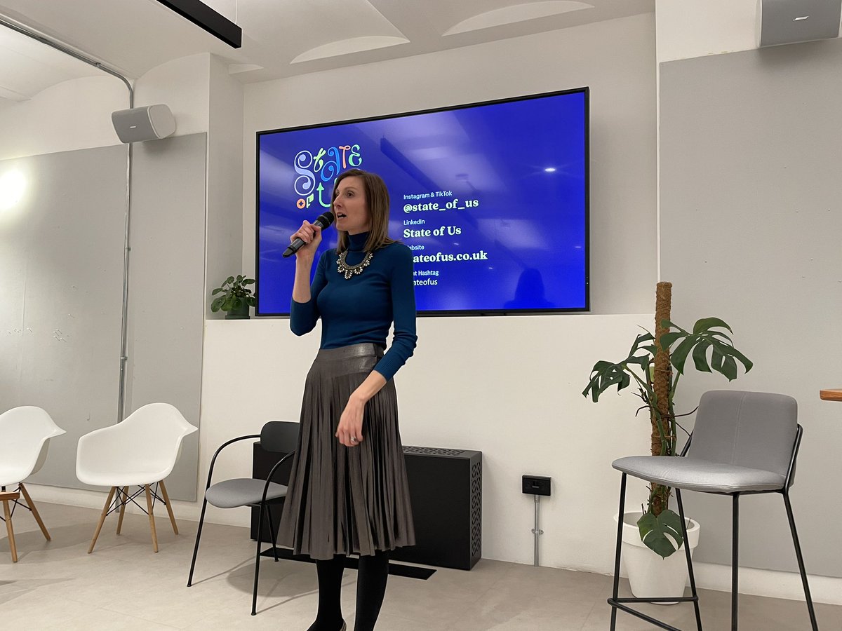 TelcoGeek's tweet photo. And @Mrs_VDB kicks off the #stateofus launch! https://t.co/AwRdAM1QEY